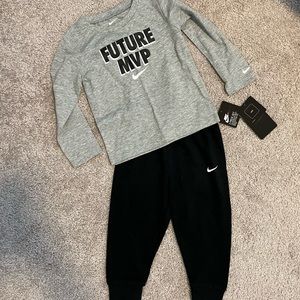 Nike 2 pc Set